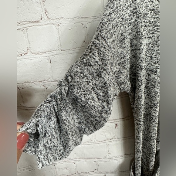 Free Kisses Women's Cardigan Gray Open Knit ruched sleeves sz‎ S Rayon GUC - Picture 3 of 5